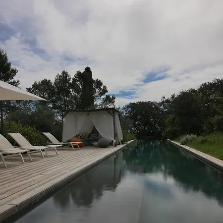 Bed & Breakfast Bien Loin D'ici Nimes
