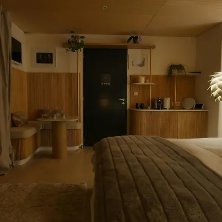 Bien Loin D'ici Bed & Breakfast