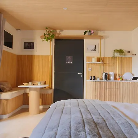 Bien Loin D'ici Couette-café Nîmes