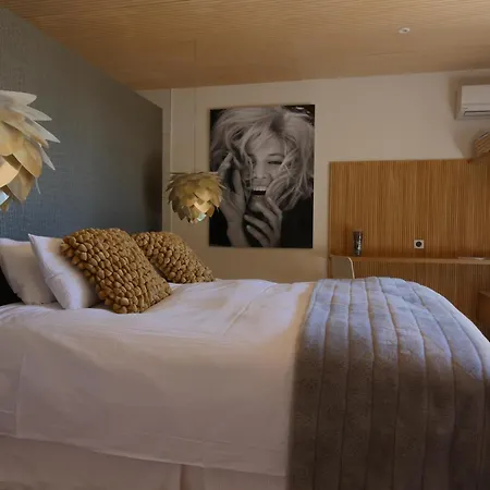 Bed & Breakfast Bien Loin D'ici Nimes