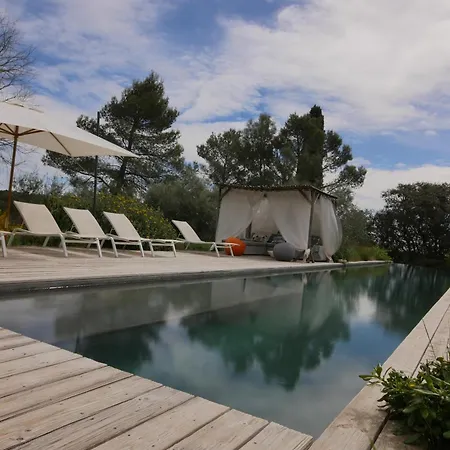 Bien Loin D'ici Nimes