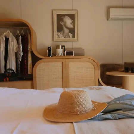 Bien Loin D'ici 4* Nîmes