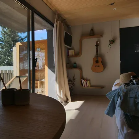 Bien Loin D'ici Couette-café