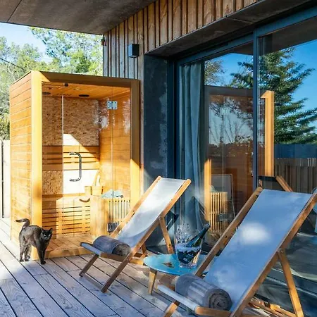 Bien Loin D'ici Nîmes