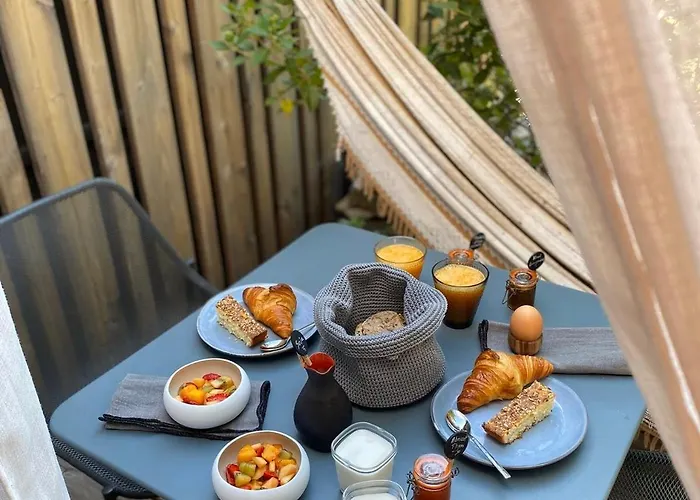 Bien Loin D'ici Bed & Breakfast