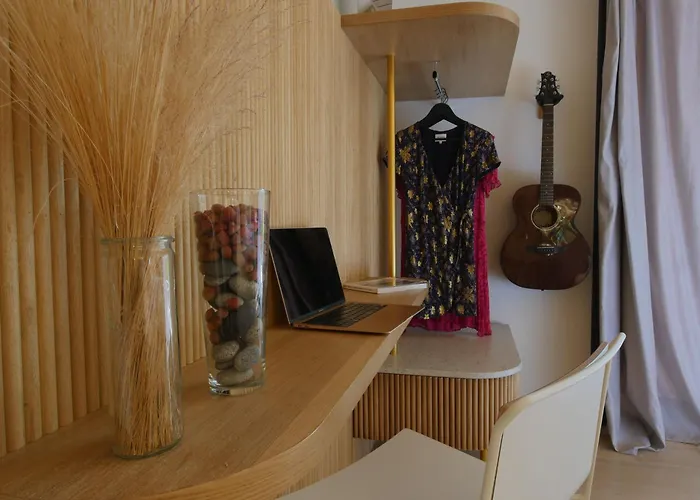 Bien Loin D'ici 4* Nîmes