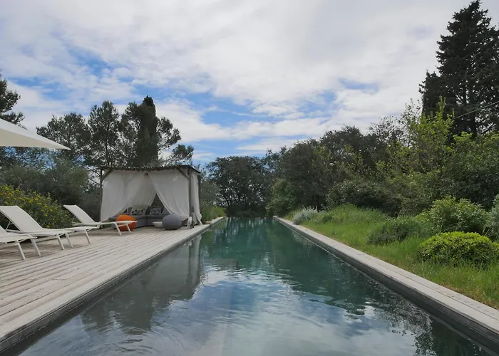 Bien Loin D'ici Bed & Breakfast 4*