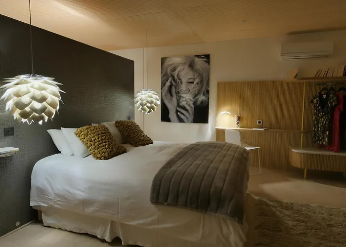 Couette-café Bien Loin D'ici