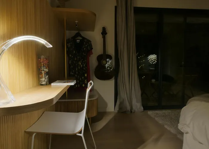 Couette-café Bien Loin D'ici 4*