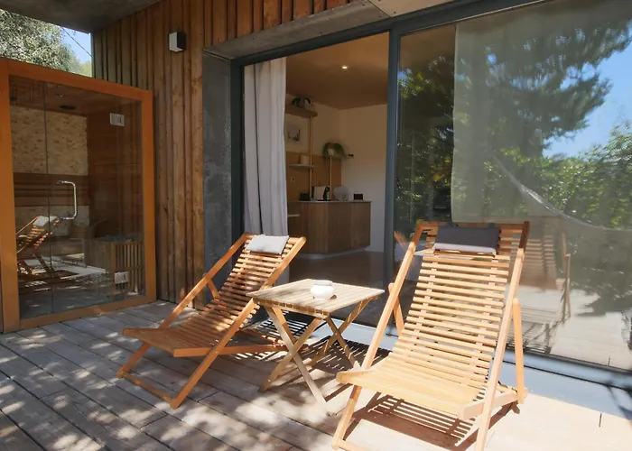 Bien Loin D'ici Bed & Breakfast Nîmes