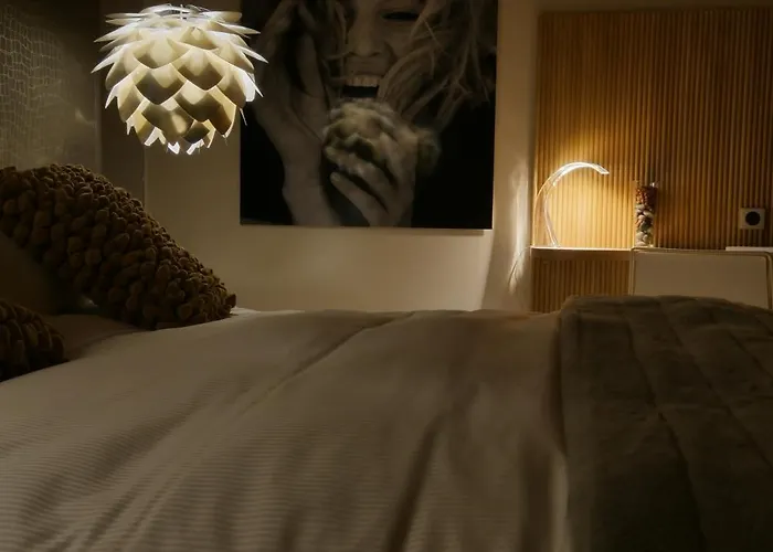 Couette-café Bien Loin D'ici 4*