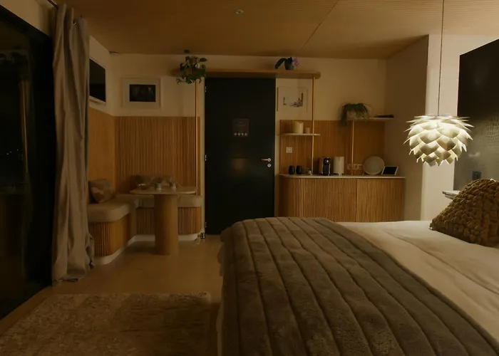 Bien Loin D'ici Bed & Breakfast