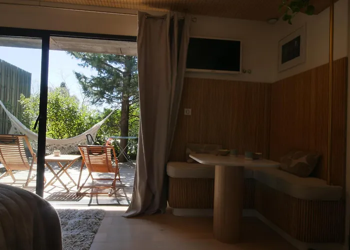 Bed & Breakfast Bien Loin D'ici 4*