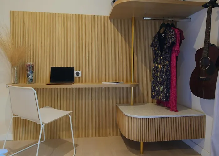 Bien Loin D'ici Couette-café 4*